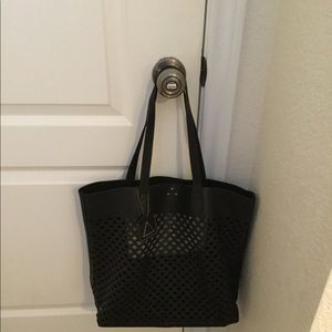 Kelsi Dagger Commuter perforated tote-black